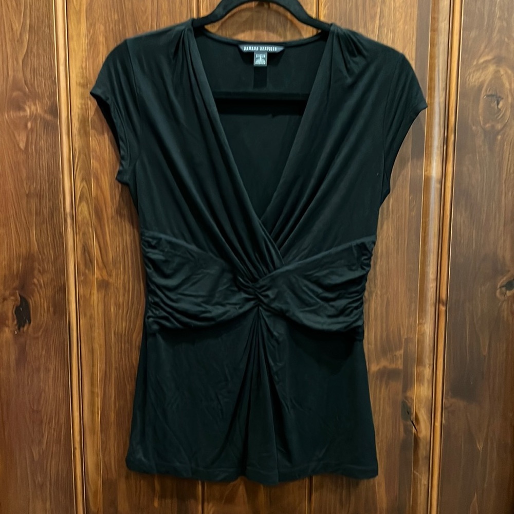 Banana Republic S Black Stretchy Short- Sleeved Shirt - beautiful neckline.
